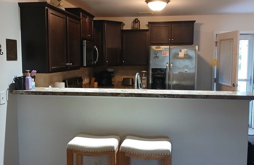 Jacksonville House | Modern, spacious 3 bed country home close to Camp Legeune and shopping.