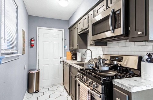 Cityplace Condo | Modern & Spacious Condo 2BR/2BA Retreat Near Downtown + Free Parking