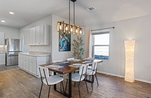 Austin House | Modern, Spacious Home 4BR Near Airport & Tesla