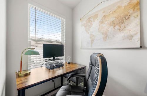 Auburn House | Modern Townhome in Auburn