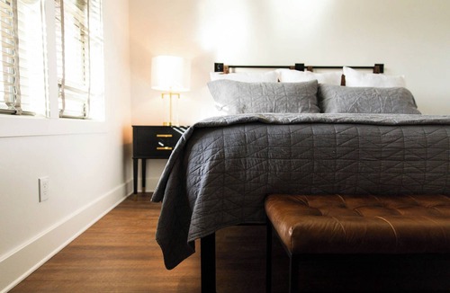 Blowing Rock Hotel | Modern Townhome with Balcony Located on Main St. In Downtown Blowing Rock