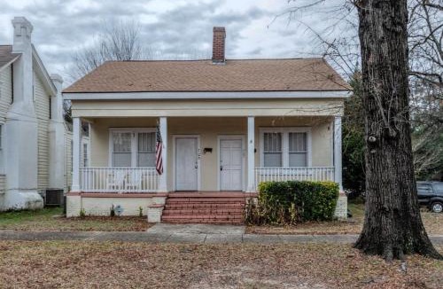 Columbus House | Moments to Chattahoochee-Cottage - Walk-To-Dining