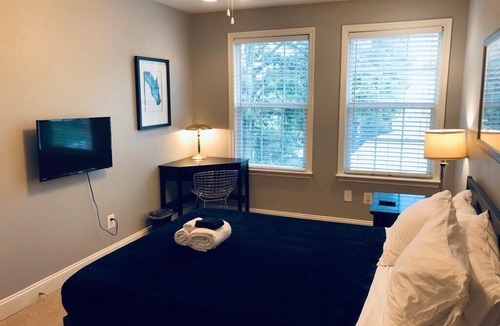 Nauck House | Monroe Room #7
