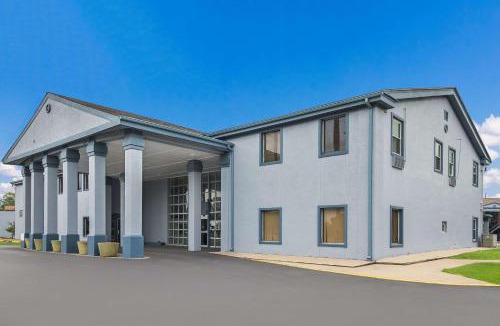 Beaumont Hotel | Monsoon Inn