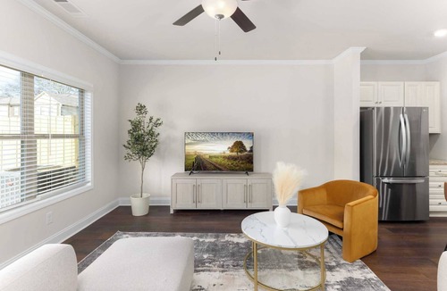 Lilburn House | Month2Month｜Lush Yard｜Garage Access｜Pet-Friendly｜Spacious 3B｜Flex-Lease #42000