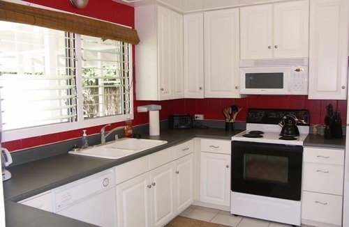 Kailua House | MONTHLY DISCOUNT! 3Bed/2Ba House - 250 Steps to the Beach!