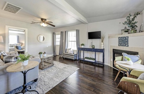Dripping Springs Cottage | Moon Cottage w Yoga Retreat Access