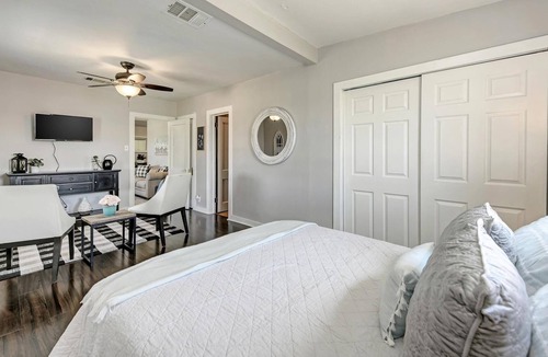 Dripping Springs Cottage | Moon Cottage w Yoga Retreat Access