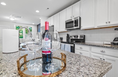 Charlotte House | Morden 3BR townhome near uptown CLT+Private Backyard