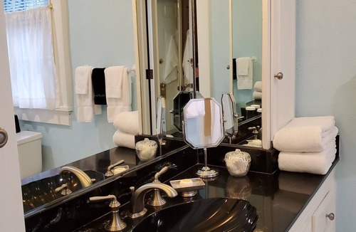 Dilworth Bed & Breakfast | Morehead Inn