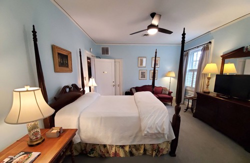 Dilworth Bed & Breakfast | Morehead Inn