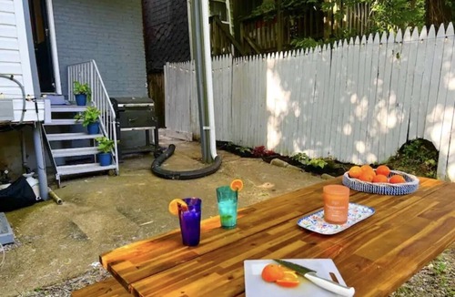 Wilson Park House | Moroccan Jungle. Parking|Yard|FirePit|Wine|HomeGym