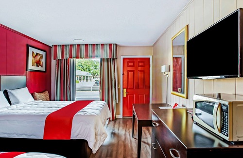 Ridgeland Hotel | Morris Center: Battle of Honey Hill Exhibit! 2 Great Units with Free Parking