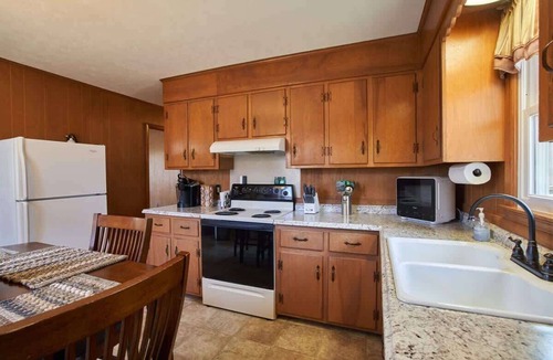 Blowing Rock House | Morris Street Cottage 2BR/1BA, New Central AC!