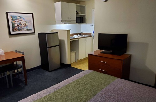 Laurel Hotel | Motel 6 Richmond, VA - I-64 West