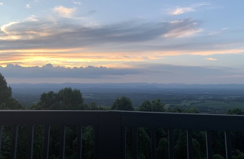Wilkesboro Condo | Mountain Condo With AMAZING Views!