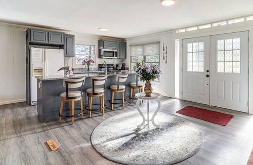 Spruce Pine House | ‘Mountain Golf’ Family Home w/Deck in Spruce Pine
