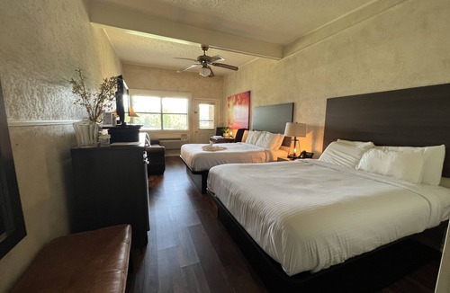 Mount Ida Hotel | Mountain Harbor Queen Guest Room on Lake Ouachita by RedAwning