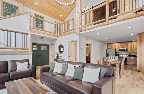Lake Lure Cabin | Mountain View Lodge - Hot Tub, Game Room & Rumbling Bald Access, Sleeps 11
