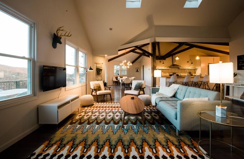 Skyland House | Mountain Views! Come stay for a while three month minimum rental!