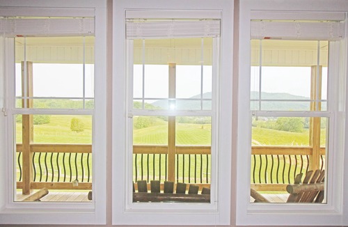 Fletcher House | Mountain Views & Tranquil Surroundings. Hot Tub!
