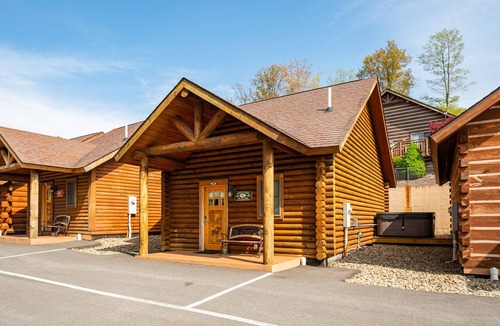 McHenry Cabin | Mountainside Cabin 41-Hot Tub, Pet Friendly
