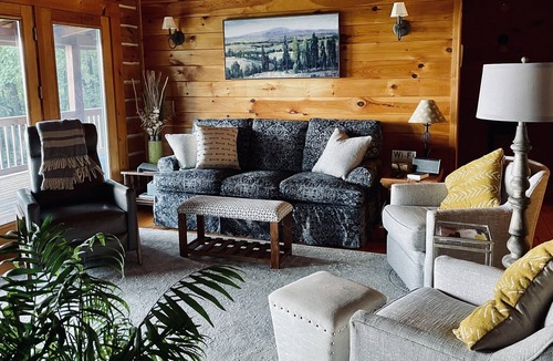Hays Cabin | Mountaintop cabin near Stone Mountain State Park and Roaring River Vineyards