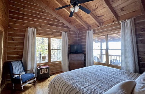 Hays Cabin | Mountaintop cabin near Stone Mountain State Park and Roaring River Vineyards