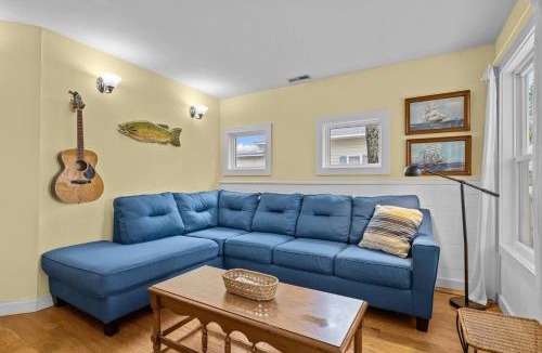 Harkers Island House | Mr, Bennies Cafe