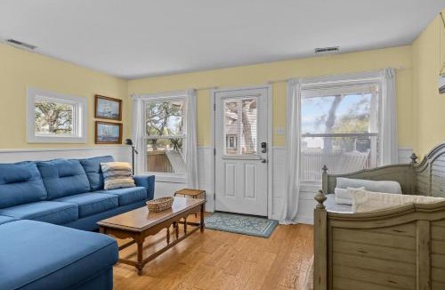 Harkers Island House | Mr, Bennies Cafe