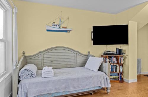 Harkers Island House | Mr, Bennies Cafe