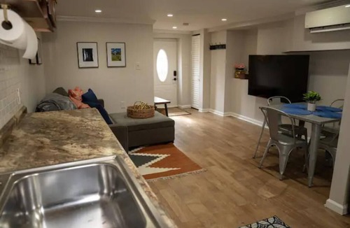 Bloomingdale Apartment | Mr. Flash's Flat - Walk to Metro - Heart of DC