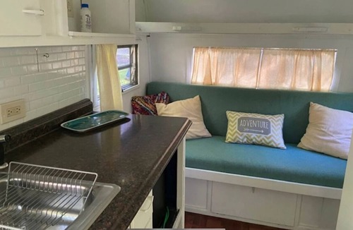 Victory Manor - East Hill - Donwood House | Ms Buttercup is Close to Downtown and Savannah Bananas!