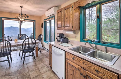 Burnsville Cottage | Mtn-view Burnsville Retreat 24 Mi to Ski Slopes!
