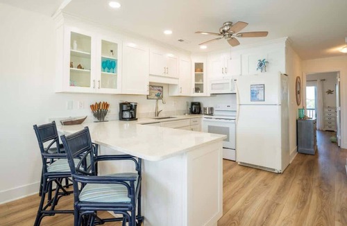 Sneads Ferry House | My Happy Place 2.0 - Intracoastal Views - Quiet Residential Street