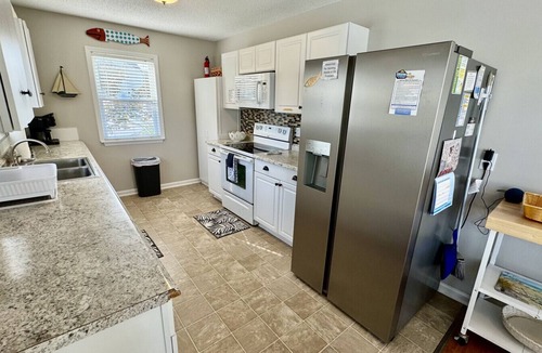 Surfside Beach House | Myrtle Beach-Steps to beach-Ocean Lakes-2 Golf Carts