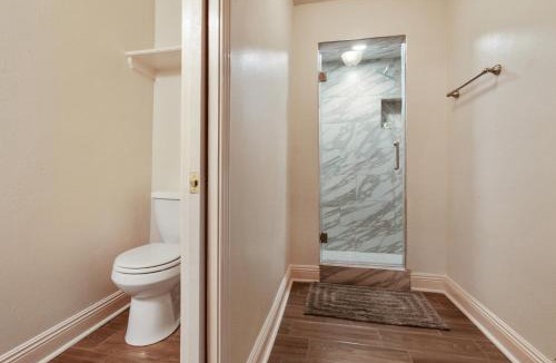 Mid-City District Apartment | N Broad Studios