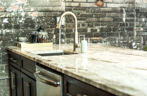 Downtown Asheville Apartment | N. Lexington Ave 1 BD King/1 BA 566 SF + free parking