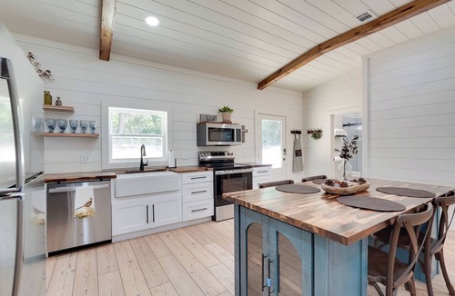 Millen Cottage | Nature-centric Retreat! Newly Built Millen Cottage