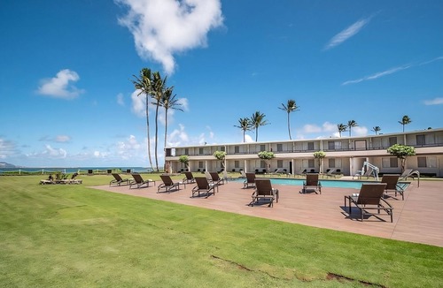 Kahului House | Nature Escape! 4 Great Units, Outdoor Pool, Close to Iao Valley State Park!