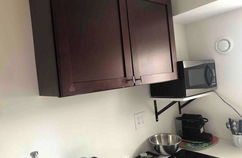 Mount Rainier Bed & Breakfast | NE 1 Bedroom Style & Comfort Minutes to DC
