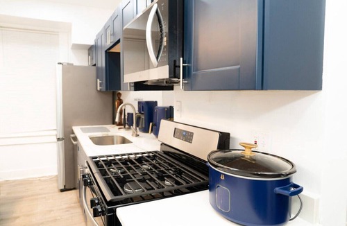 Randle Highlands House | Near Capitol Hill w/parking & 2 kitchens sleeps 12