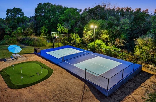 Stoneridge Place House | Near Downtown~Pool on 2 Acres~Pickleball~Sleeps 22