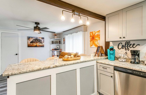 Waycross Cottage | Near Hospital and Restaurants: Quiet & Relaxing