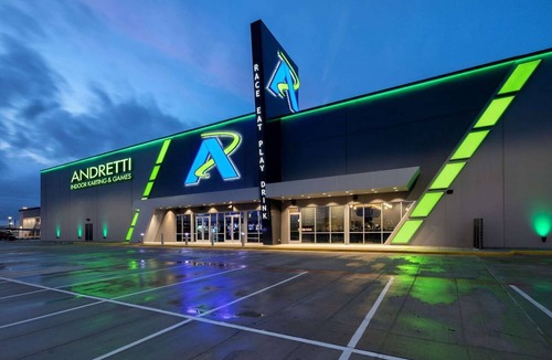 Barker Hotel | Near Katy Mills | Free Breakfast. Pool. Bar + Gym