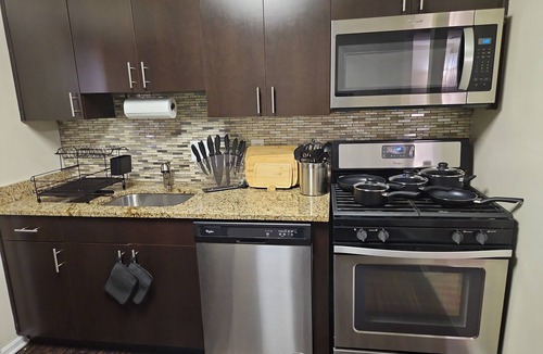 West End Apartment | Near Old Town, DC Monuments MGM, Airport with Free Parking