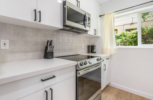 Diamond Head - Kapahulu - St. Louis House | Near Waikiki and Diamond Head with Exquisite 2Beds/2Bath