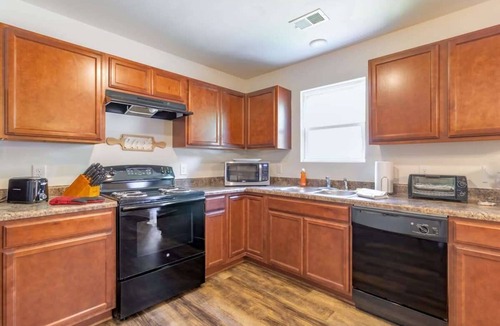 Columbus House | Neighboring Fort Benning: The Modern Guest House Sleeps 13!
