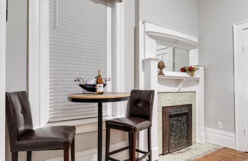 Fan District Apartment | Nest & Rest Free Parking Museum City Access