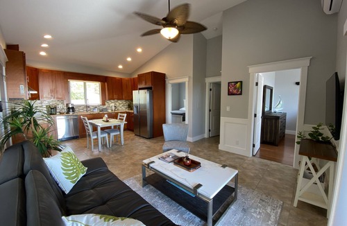 Honaunau-Napoopoo House | New 2 Bedroom Guesthouse with Mountain & Ocean View!